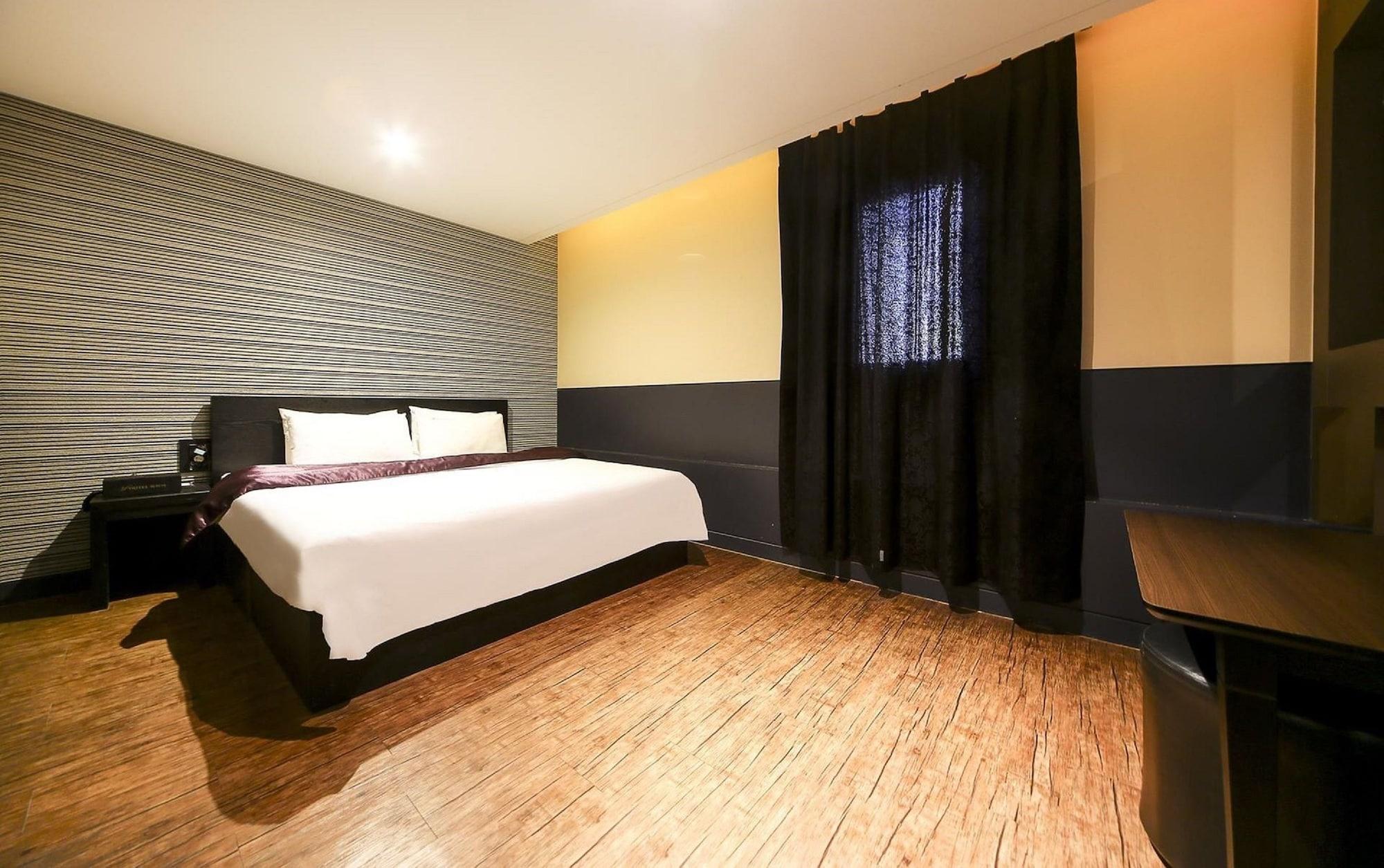 Hotel Pavia Bucheon Bagian luar foto