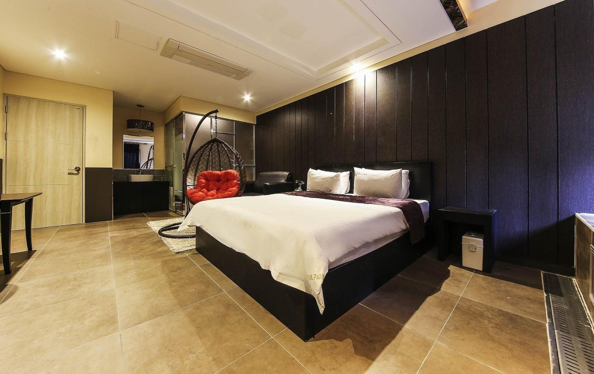 Hotel Pavia Bucheon Bagian luar foto