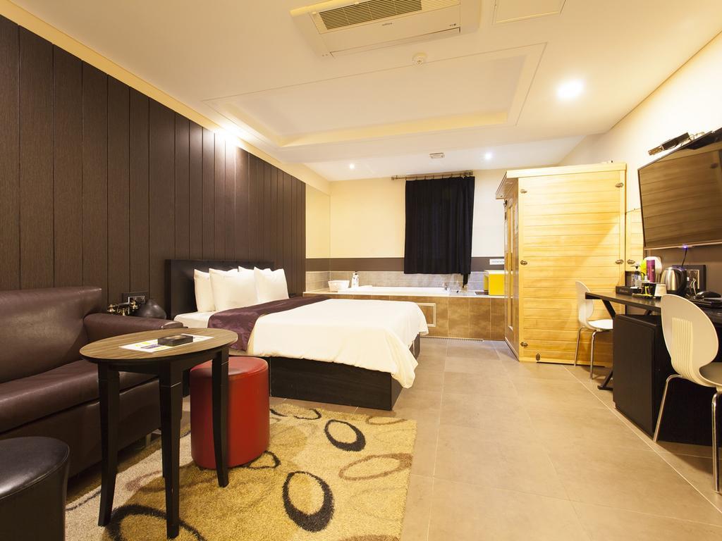Hotel Pavia Bucheon Bagian luar foto
